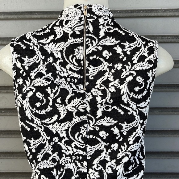 PerSeption Concept Women’s Sleeveless Black/White Embroidered Pattern Top Size S - Picture 5 of 7